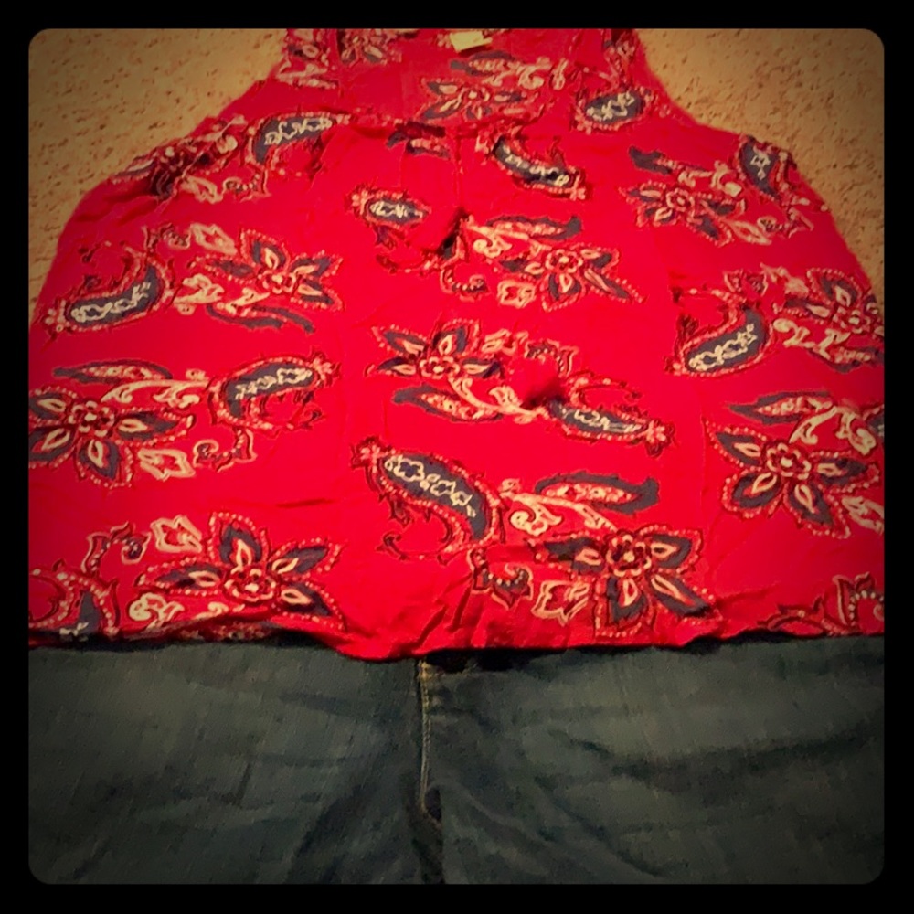 sleeveless shirt